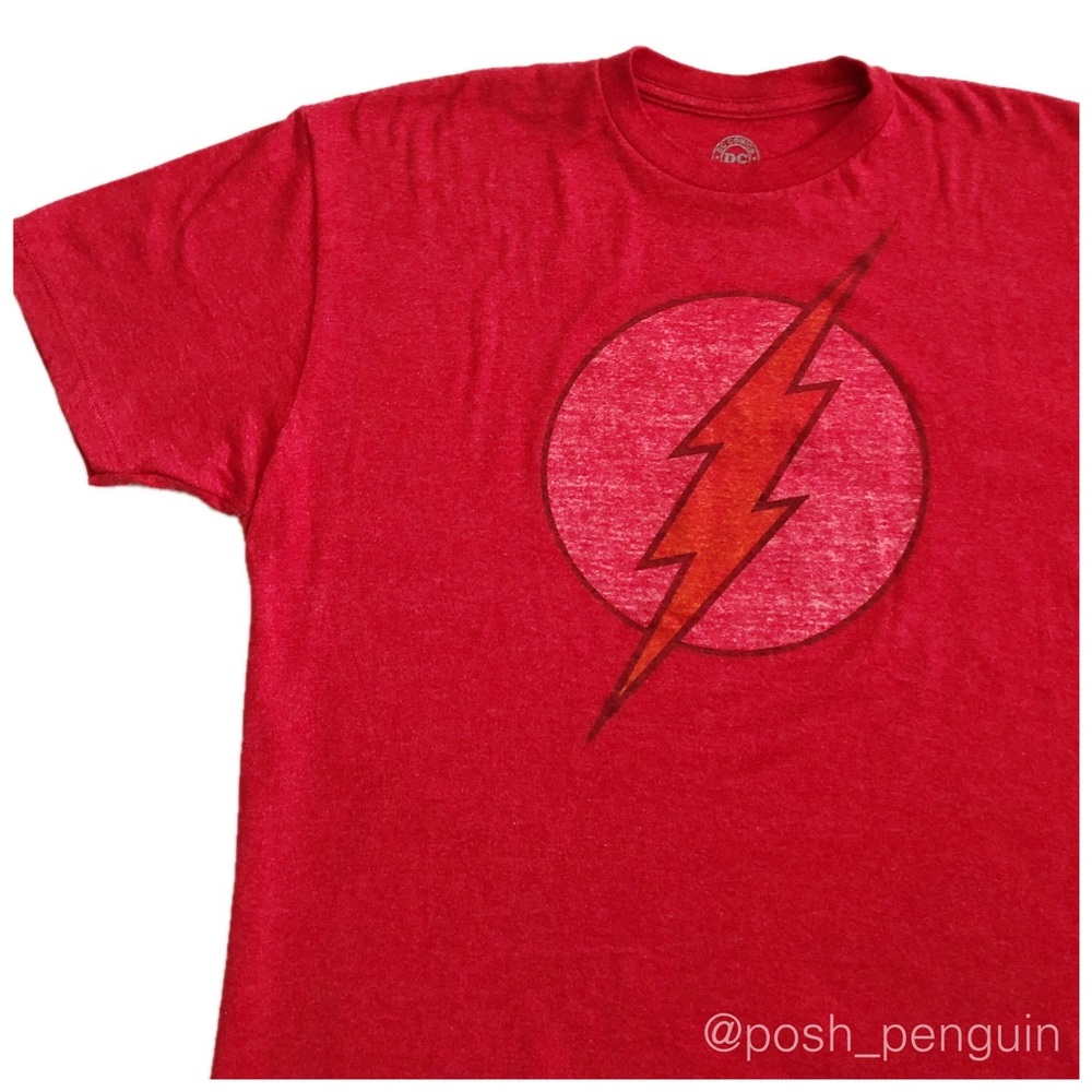 ⬇️12 DC Comics The Flash Graphic Tee